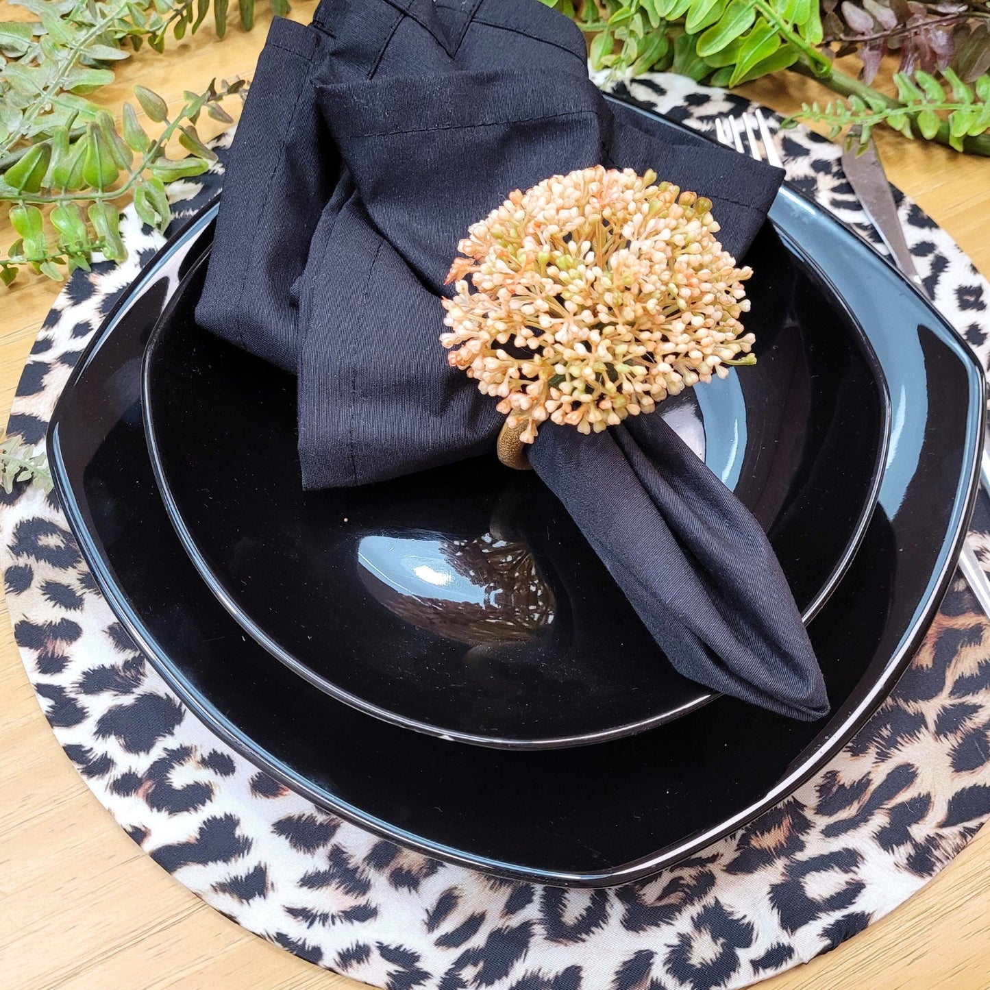 Maison Charlô | Set of 4 Chamomile Napkin Rings, Rustic Napkin Rings